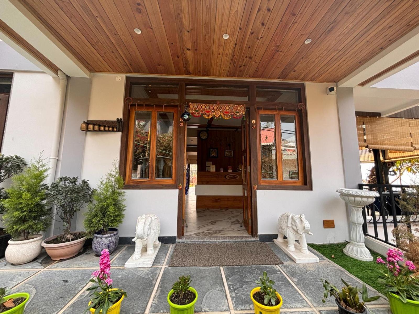 Blue Orchid Premium Hotel Kalimpong Exterior foto